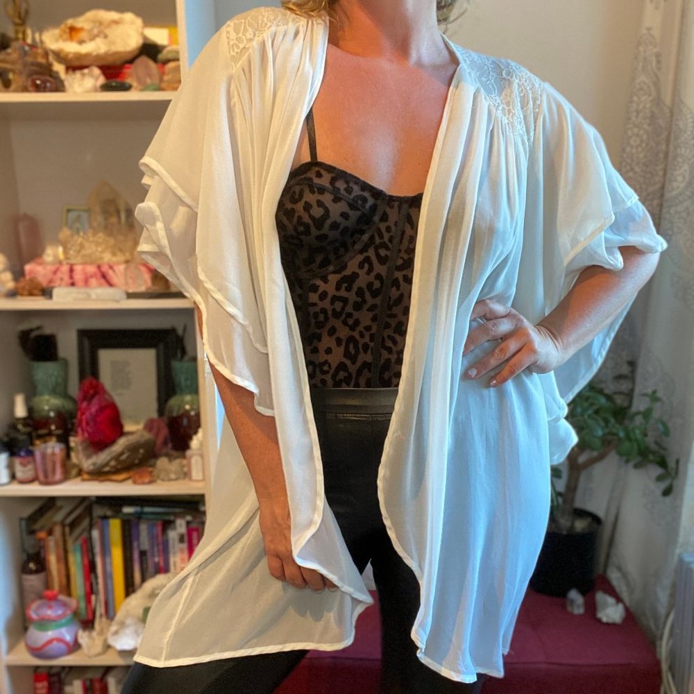 White Vintage Flowy Overtop